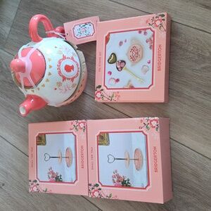 Bridgerton Pink and White Teapot Set